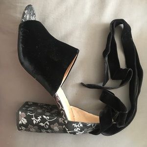 LEWITT Heels